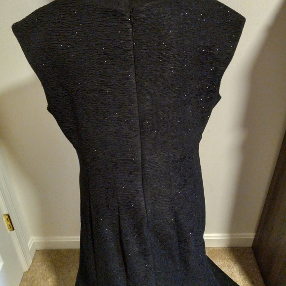 Gown - Picture 3 of 6